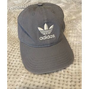 Adidas women’s hat perfect condition